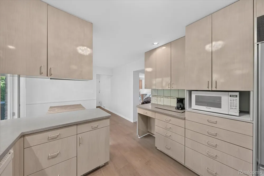 29653 Club House Lane Farmington Hills City, MI 48334