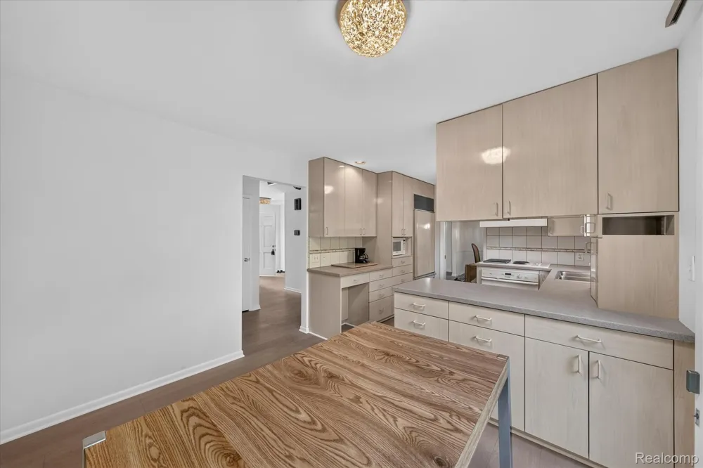 29653 Club House Lane Farmington Hills City, MI 48334