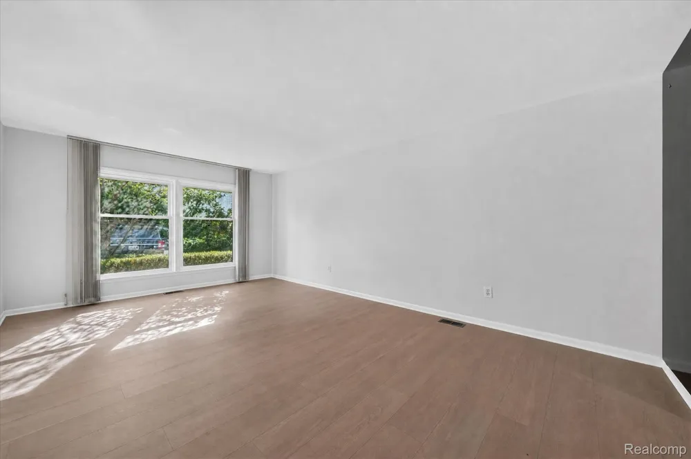 29653 Club House Lane Farmington Hills City, MI 48334