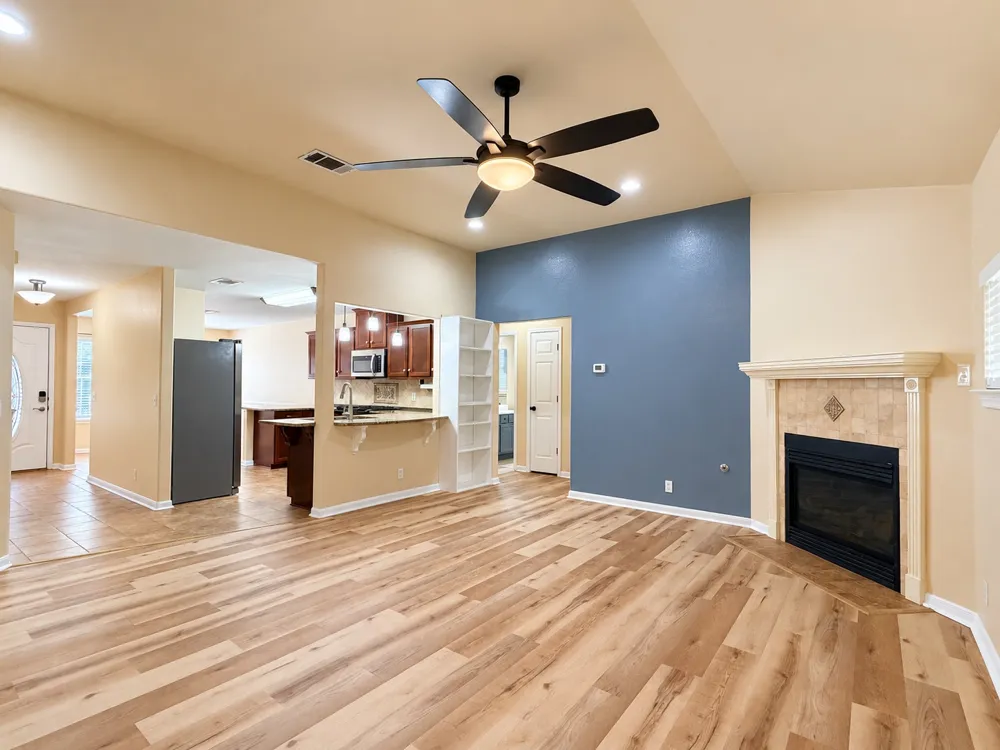 807 Hilltop Drive Leander, TX 78641