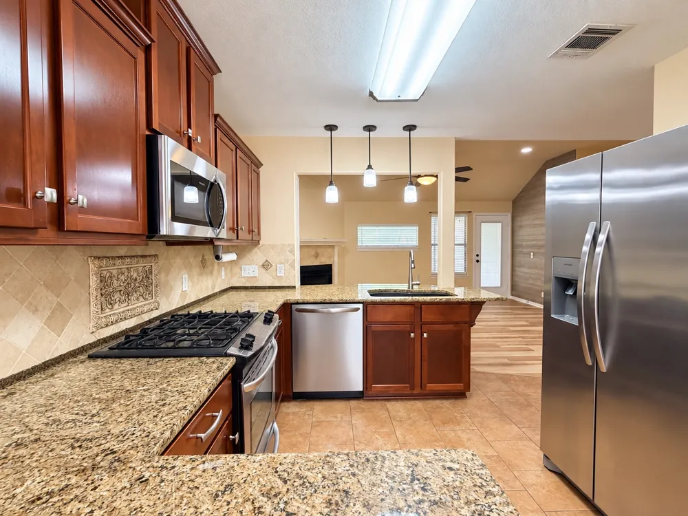 807 Hilltop Drive Leander, TX 78641