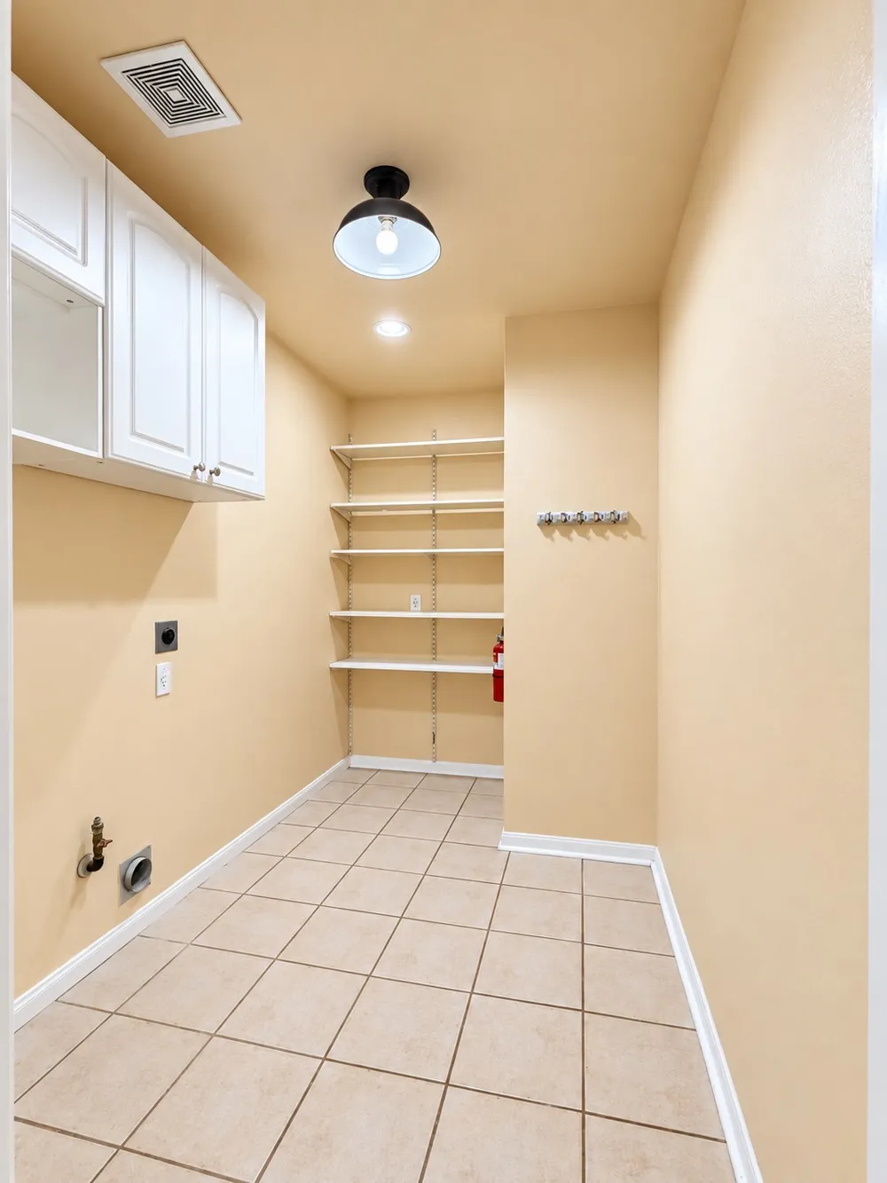 807 Hilltop Drive Leander, TX 78641