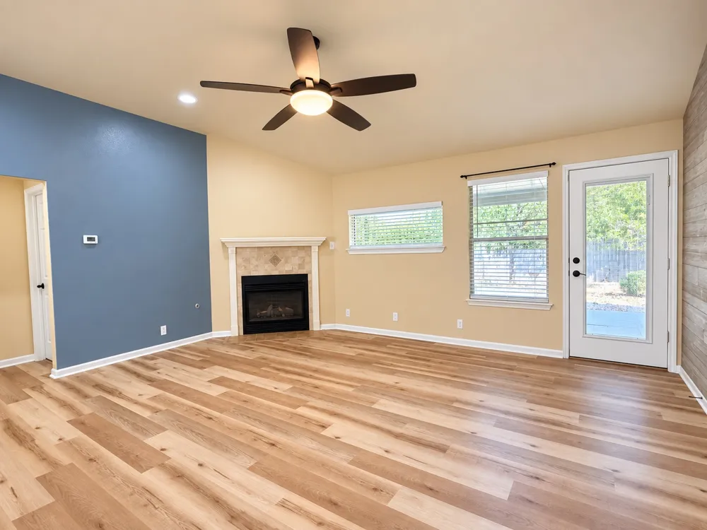 807 Hilltop Drive Leander, TX 78641