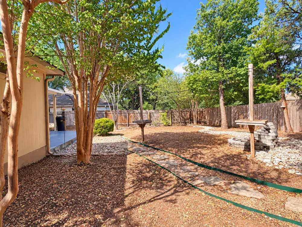 807 Hilltop Drive Leander, TX 78641