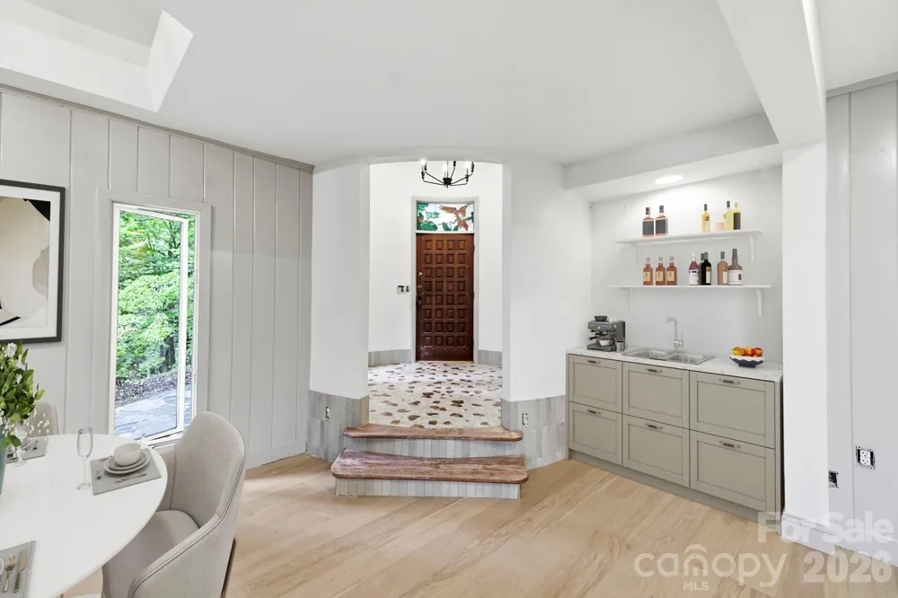 284 Indian Cave Park Road Hendersonville, NC 28739