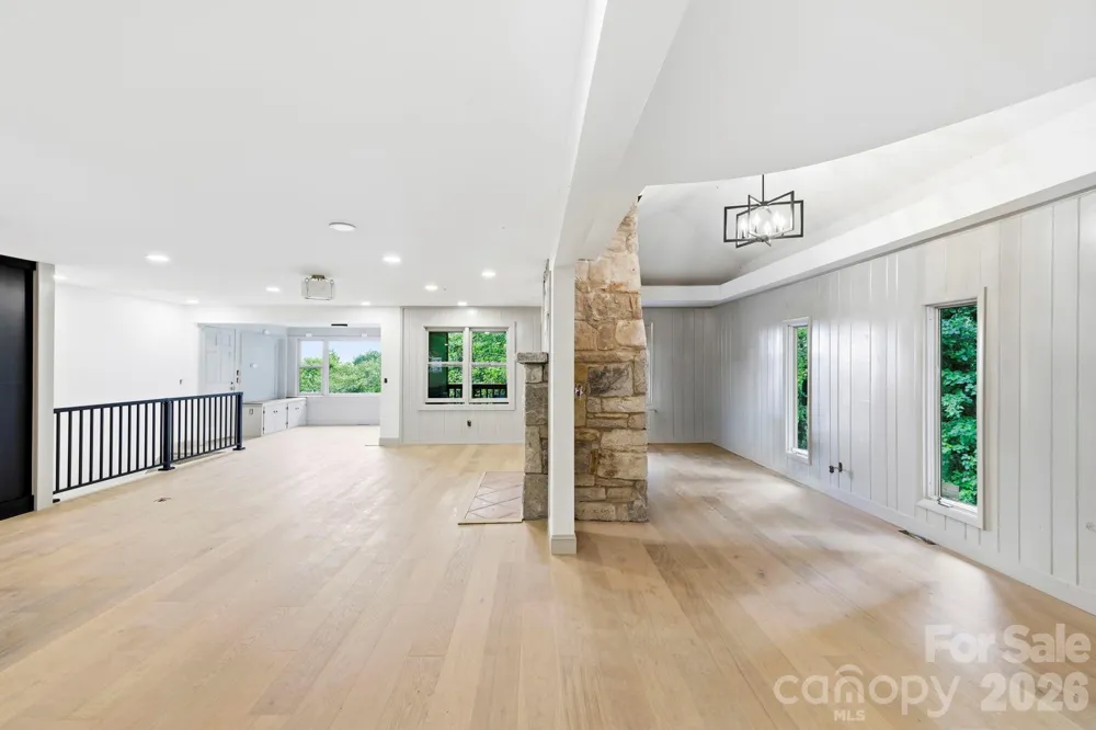 284 Indian Cave Park Road Hendersonville, NC 28739