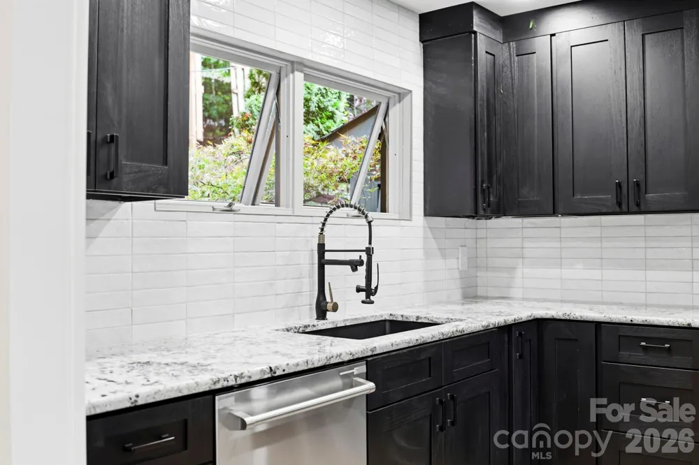 284 Indian Cave Park Road Hendersonville, NC 28739
