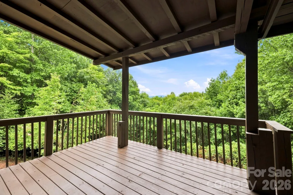 284 Indian Cave Park Road Hendersonville, NC 28739
