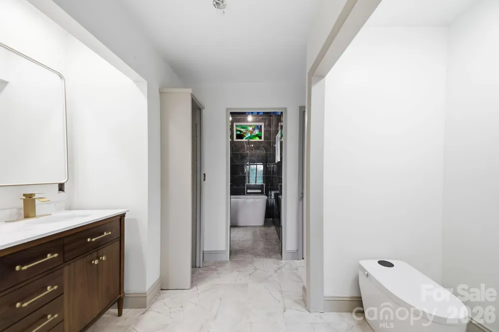 284 Indian Cave Park Road Hendersonville, NC 28739
