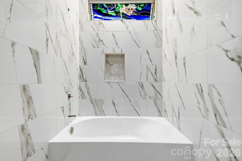 284 Indian Cave Park Road Hendersonville, NC 28739