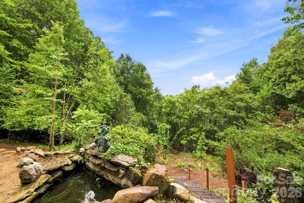 284 Indian Cave Park Road Hendersonville, NC 28739