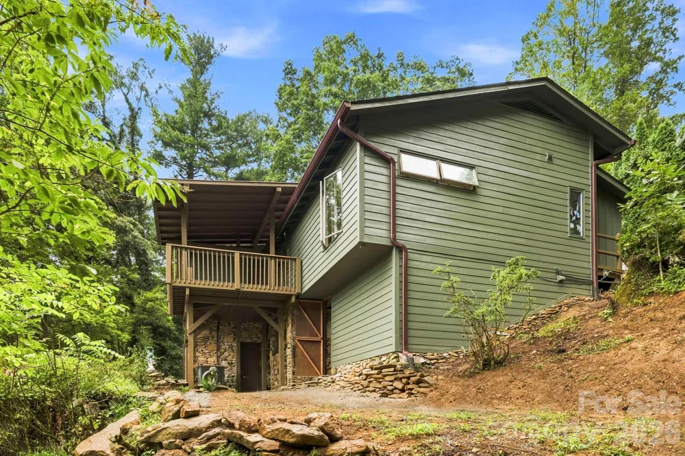284 Indian Cave Park Road Hendersonville, NC 28739