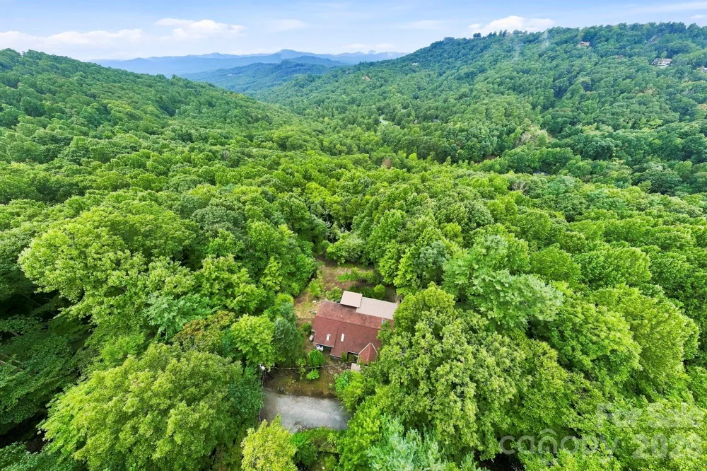 284 Indian Cave Park Road Hendersonville, NC 28739