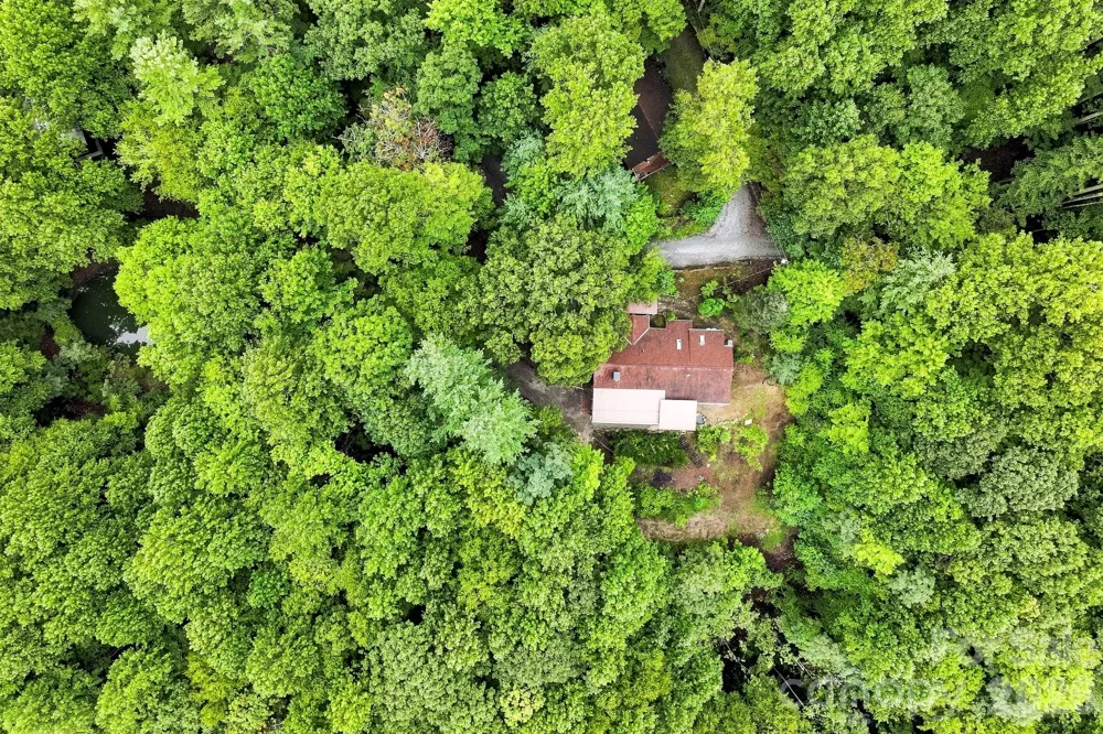 284 Indian Cave Park Road Hendersonville, NC 28739