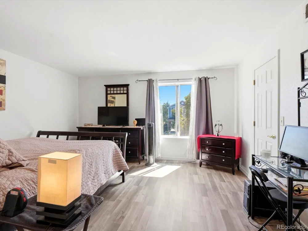 5061 Elkhart Street Denver, CO 80239