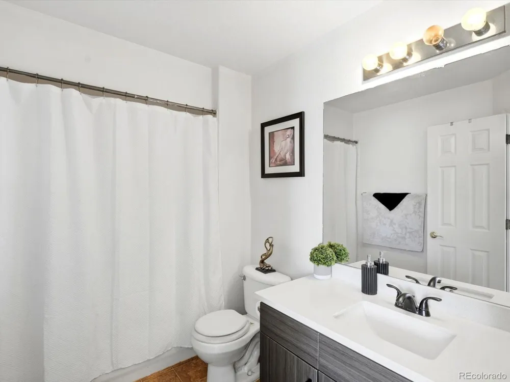 5061 Elkhart Street Denver, CO 80239