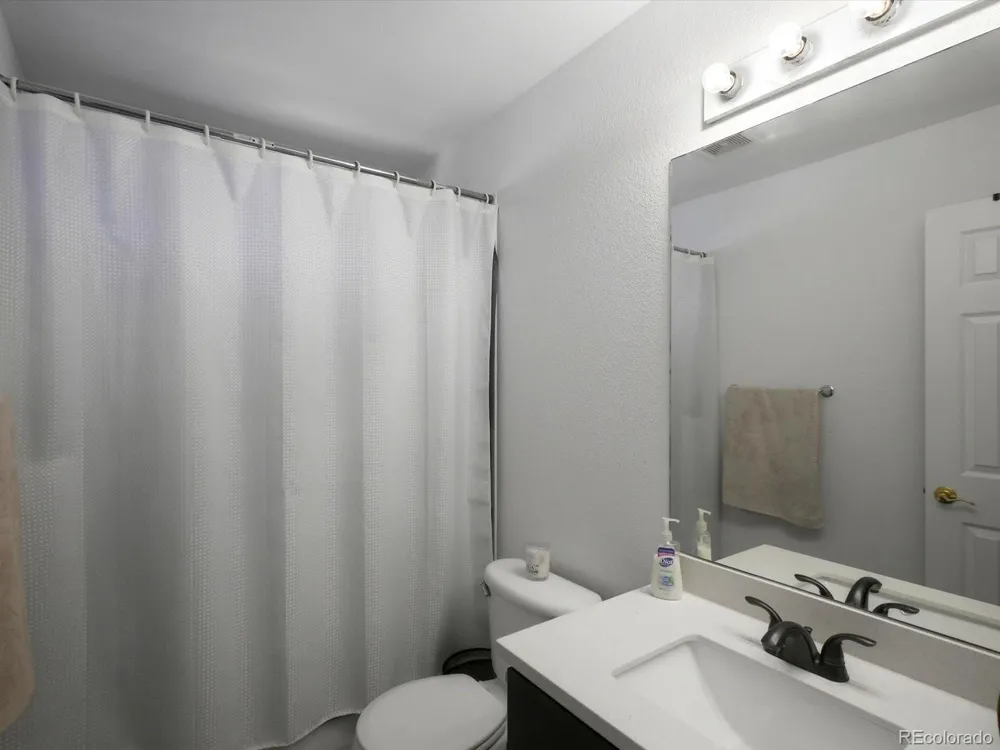 5061 Elkhart Street Denver, CO 80239