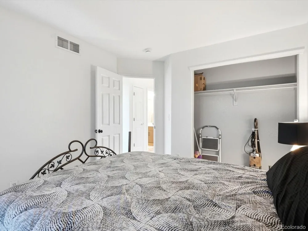 5061 Elkhart Street Denver, CO 80239