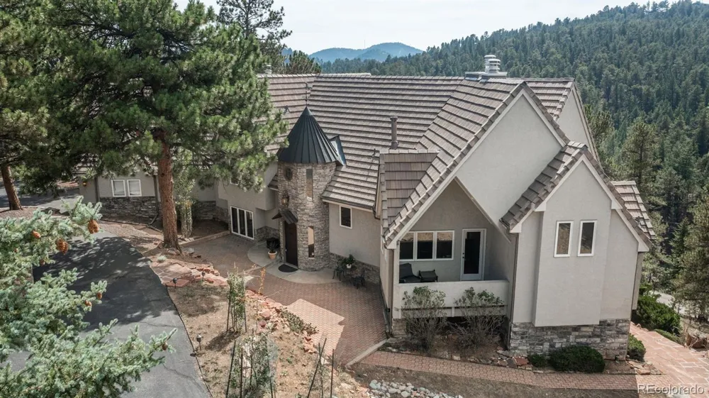 22594 Treetop Lane Golden, CO 80401