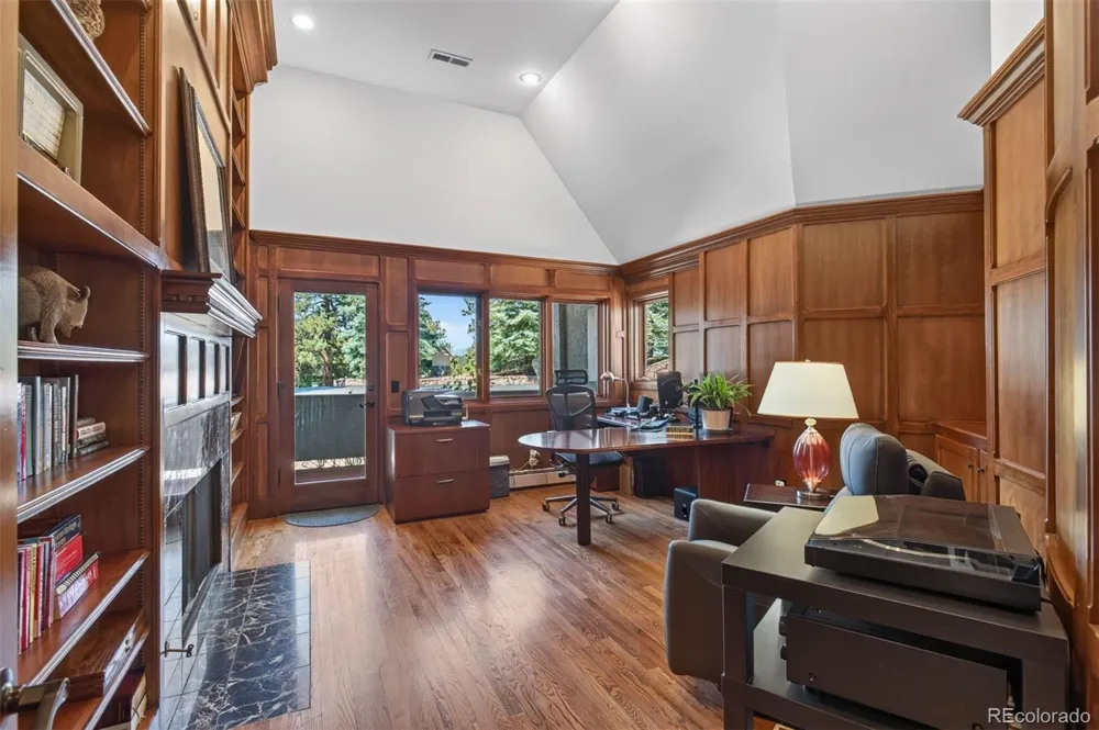 22594 Treetop Lane Golden, CO 80401