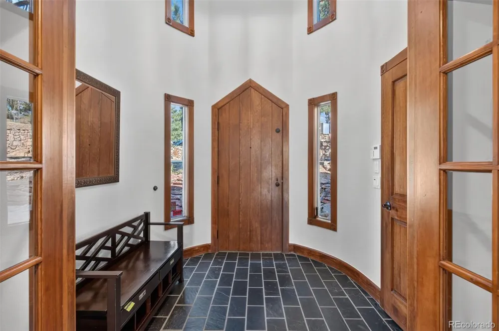 22594 Treetop Lane Golden, CO 80401