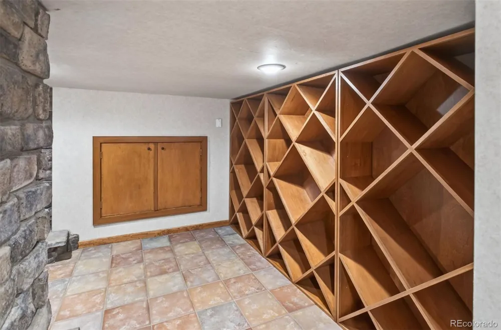 22594 Treetop Lane Golden, CO 80401