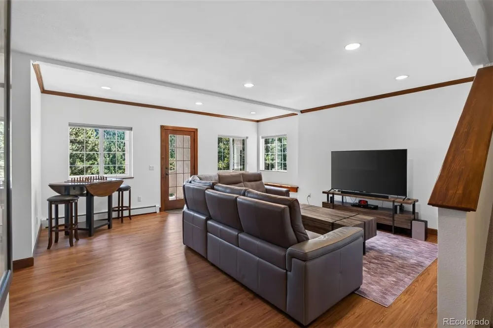 22594 Treetop Lane Golden, CO 80401