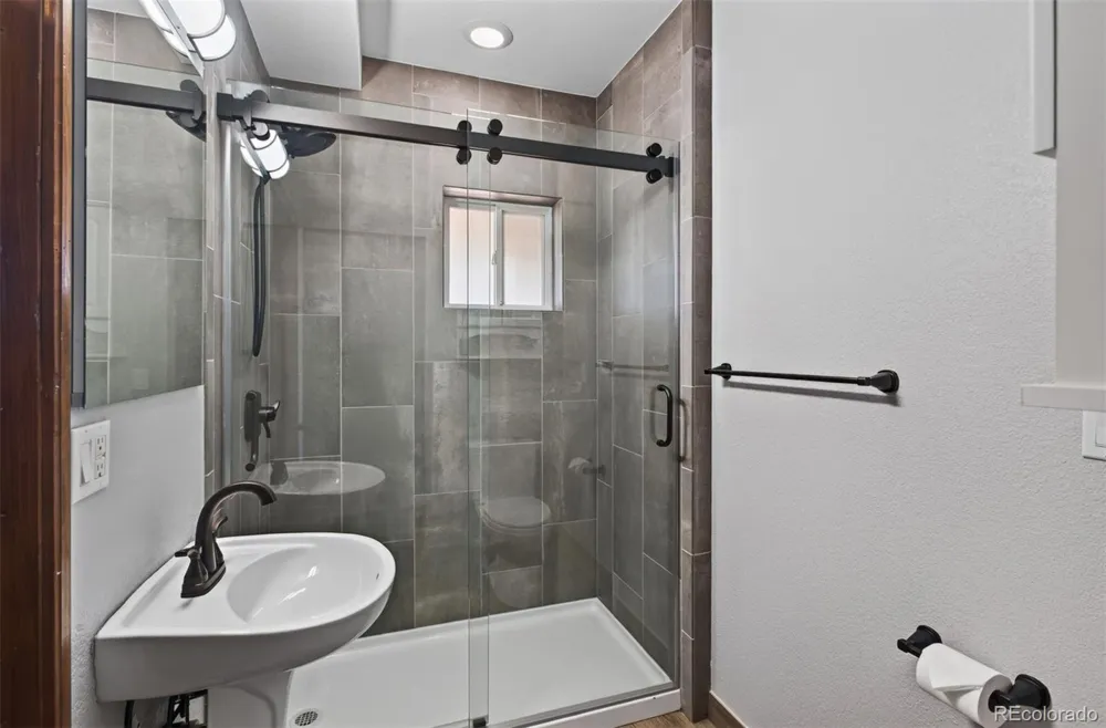22594 Treetop Lane Golden, CO 80401