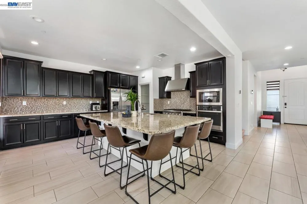 232 E Ramsey Dr Mountain House, CA 95391