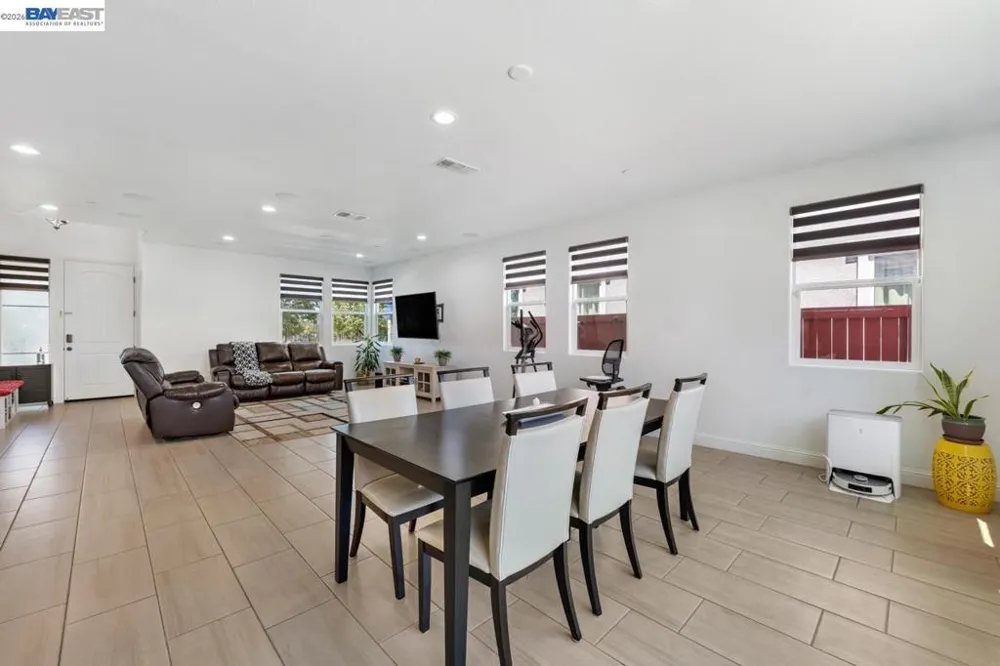 232 E Ramsey Dr Mountain House, CA 95391