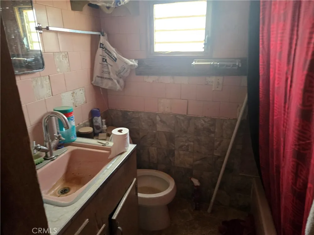 1825 Cherokee Trail Landers, CA 92285