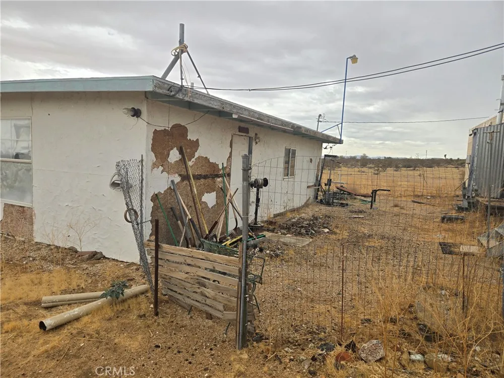 1825 Cherokee Trail Landers, CA 92285