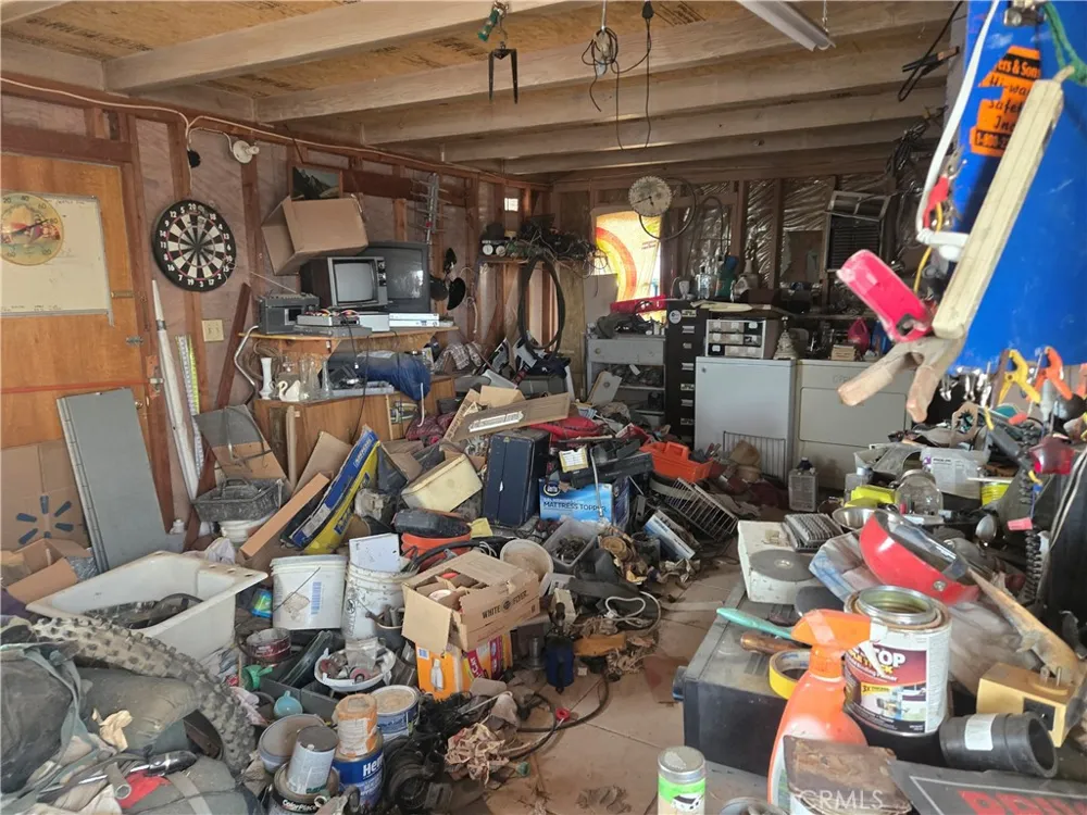 1825 Cherokee Trail Landers, CA 92285