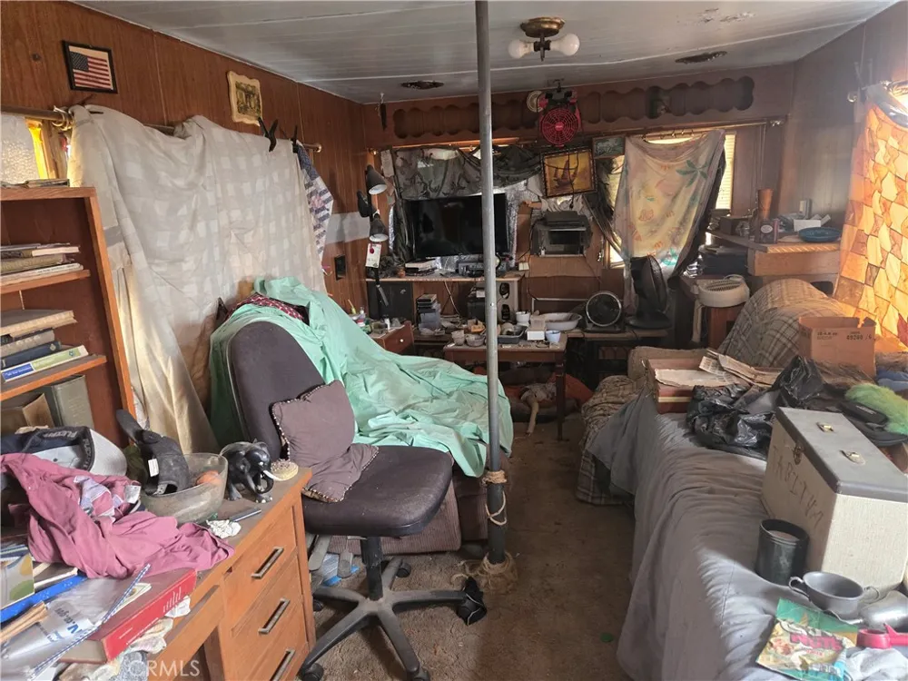 1825 Cherokee Trail Landers, CA 92285