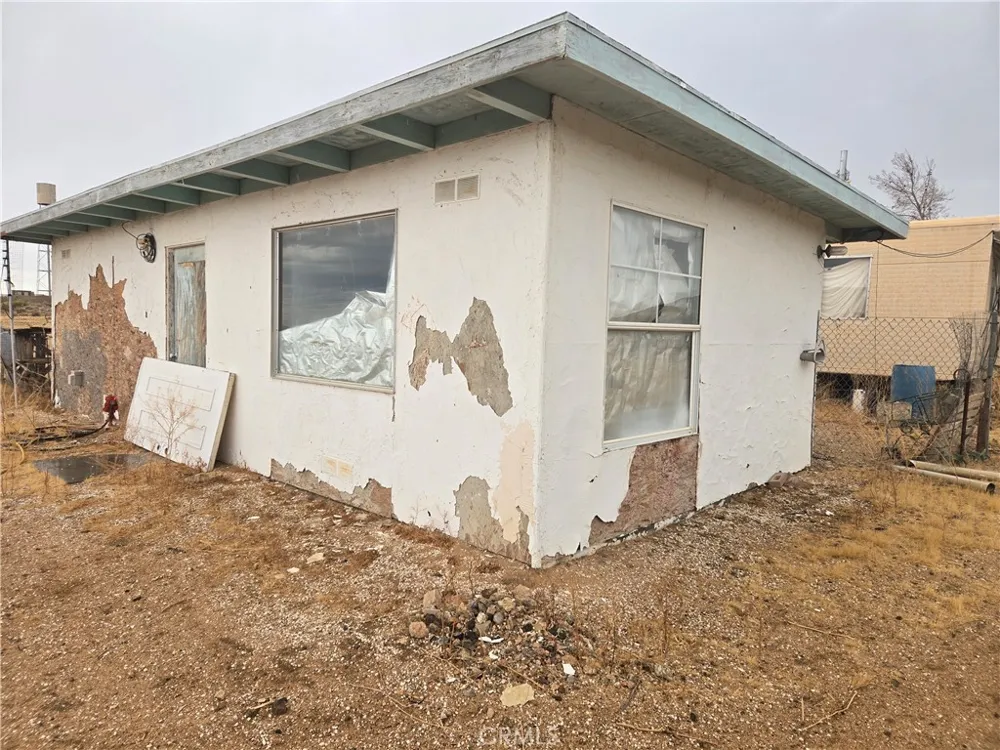 1825 Cherokee Trail Landers, CA 92285
