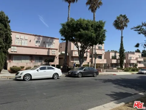 720 Eucalyptus Avenue #106