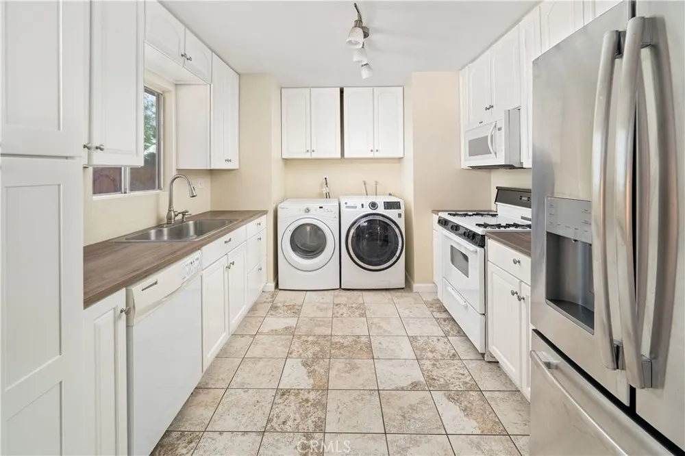 17837 Joshua Grove Avenue Lake Los Angeles, CA 93591