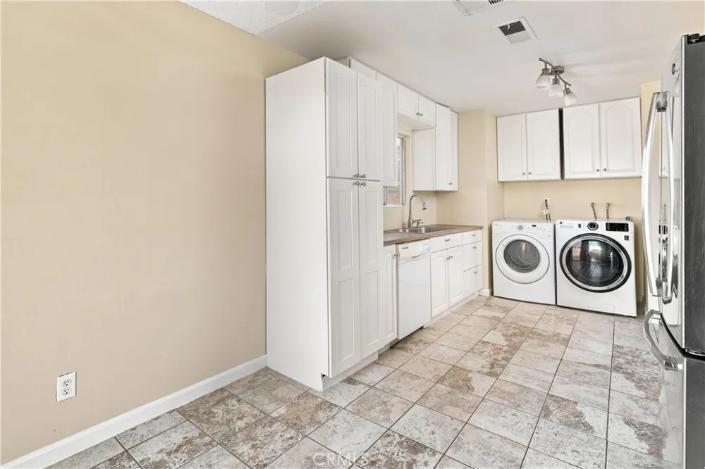 17837 Joshua Grove Avenue Lake Los Angeles, CA 93591