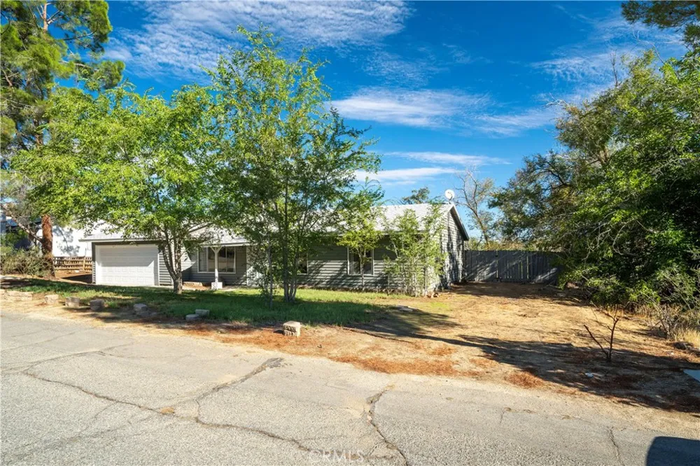 17837 Joshua Grove Avenue Lake Los Angeles, CA 93591