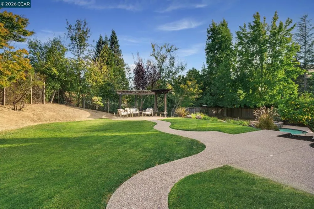 7 Eastward Ln Danville, CA 94506