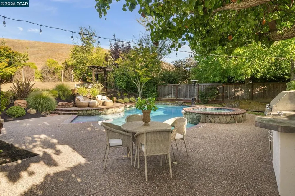 7 Eastward Ln Danville, CA 94506