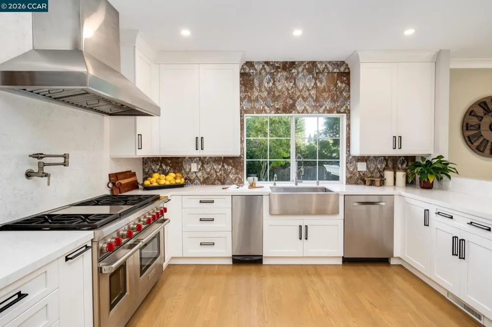 7 Eastward Ln Danville, CA 94506