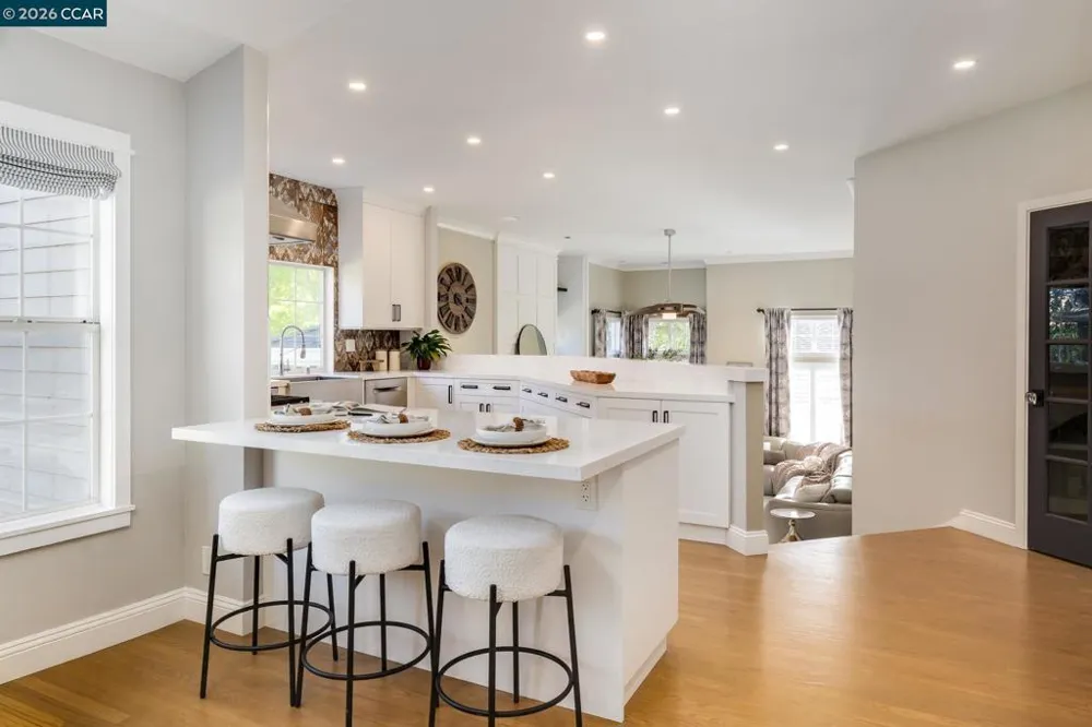 7 Eastward Ln Danville, CA 94506