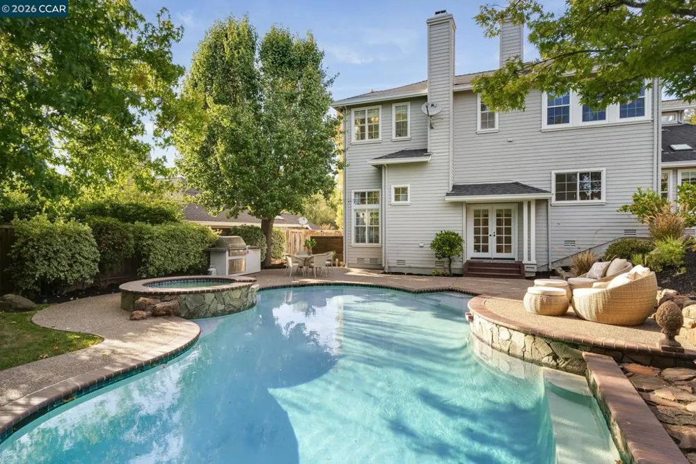 7 Eastward Ln Danville, CA 94506