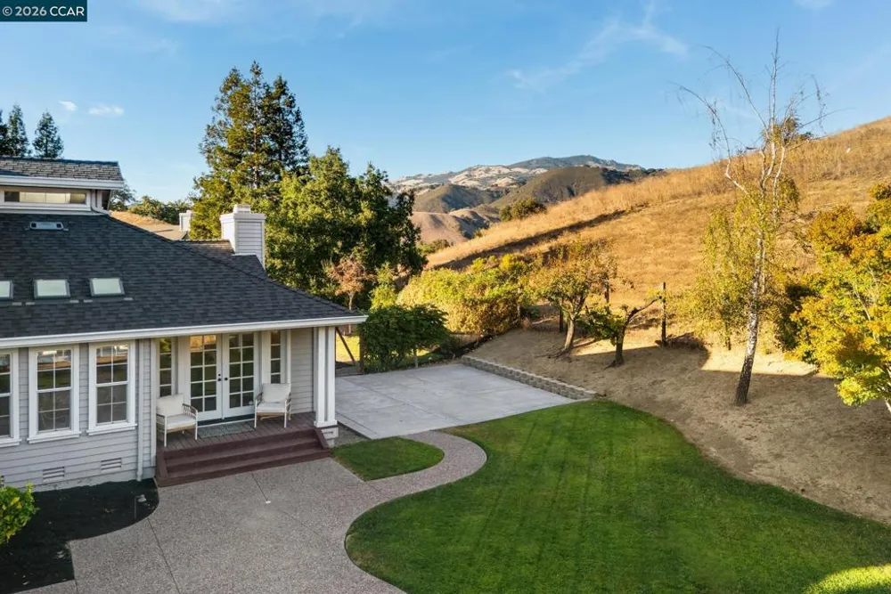 7 Eastward Ln Danville, CA 94506