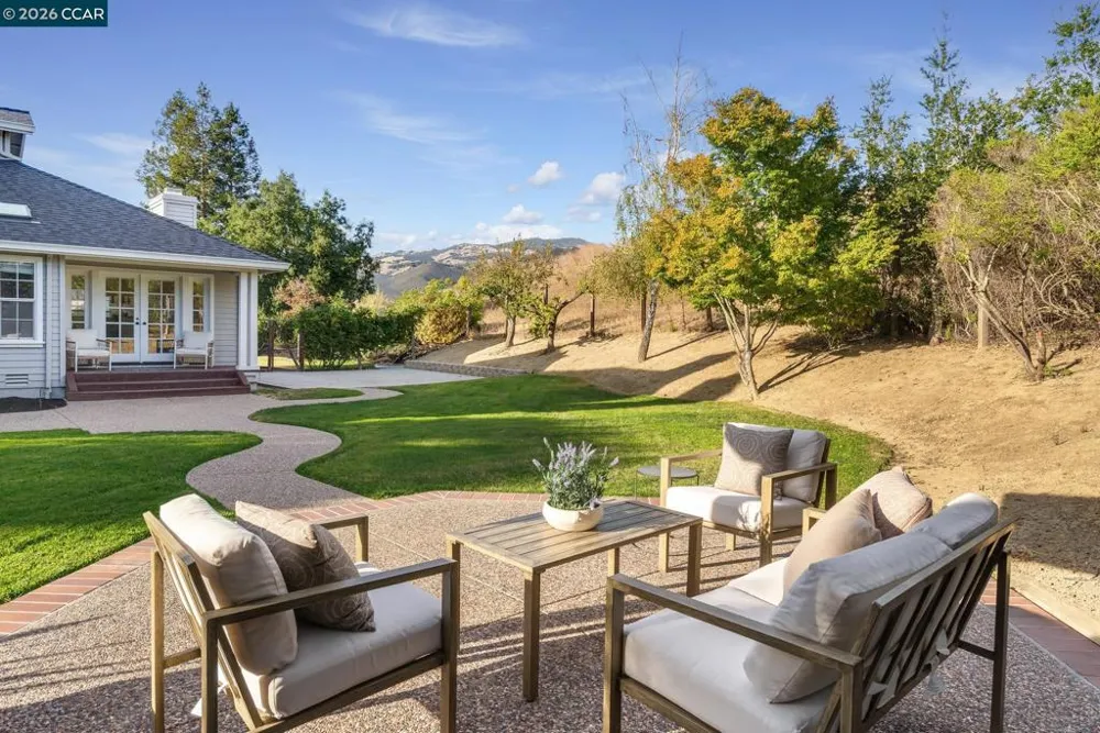 7 Eastward Ln Danville, CA 94506