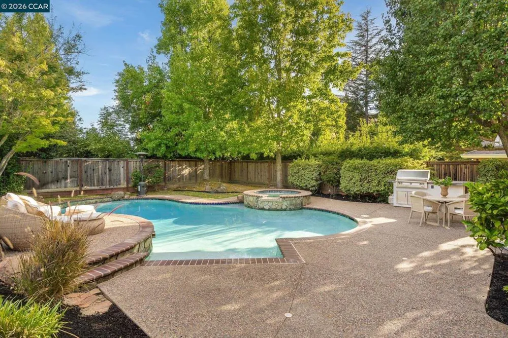 7 Eastward Ln Danville, CA 94506