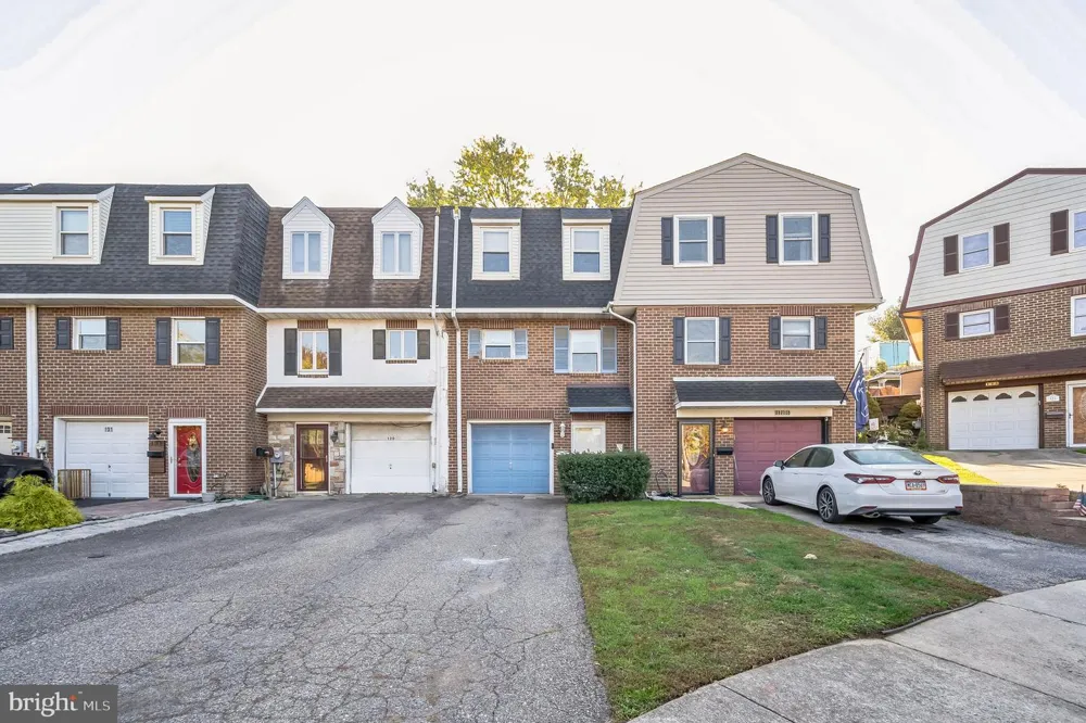 127 SUTCLIFFE LANE Conshohocken, PA 19428