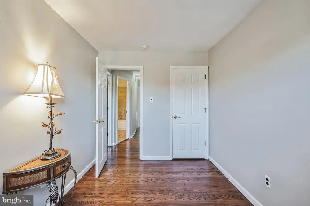 127 SUTCLIFFE LANE Conshohocken, PA 19428