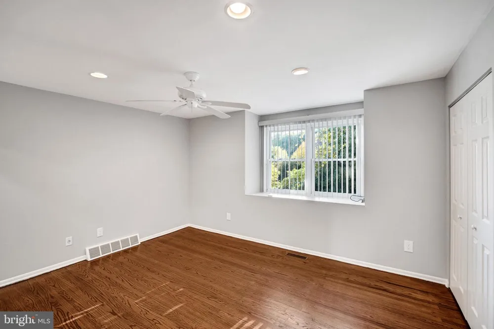 127 SUTCLIFFE LANE Conshohocken, PA 19428